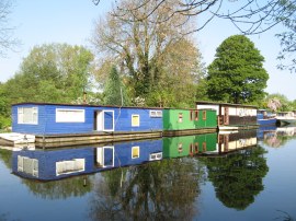 House boats and Cowley Peachey