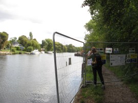 Site of the Thames Path closure