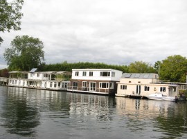 Houseboats besides Taggs Island