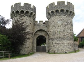 Cooling Castle Gatehouse
