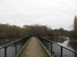 Weir nr Osterley Lock